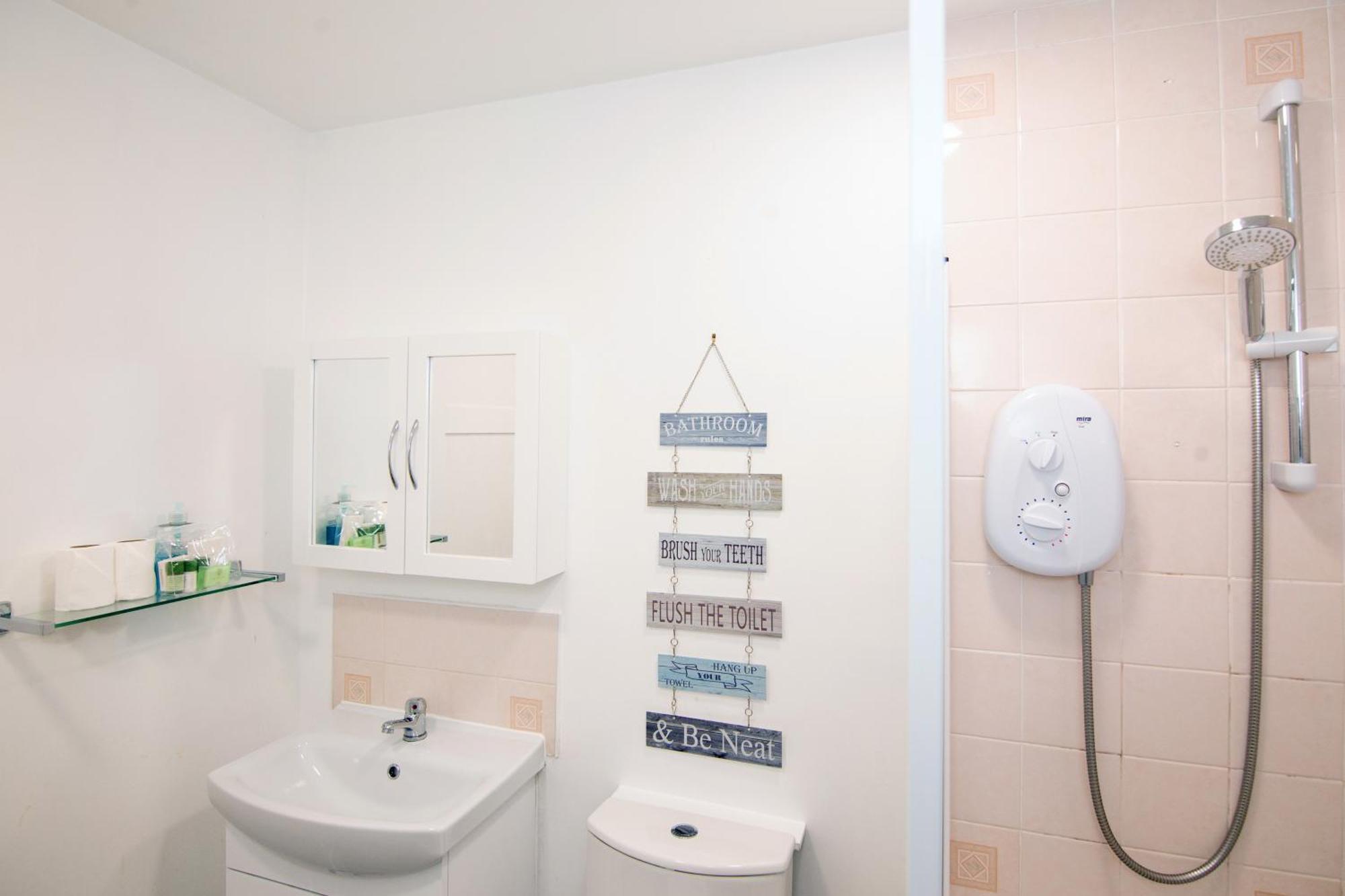 The Summit West End- Elegant Apartment With Free Parking In Prime Location Aberdeen Dış mekan fotoğraf